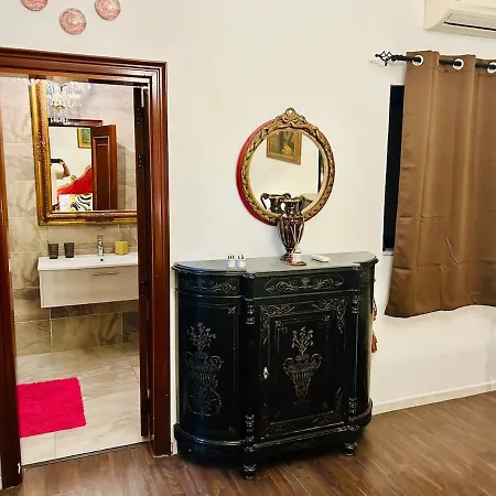 Xl Huge Art-filled Homes In Area, Walk To Sliema, St Julian's Gzira