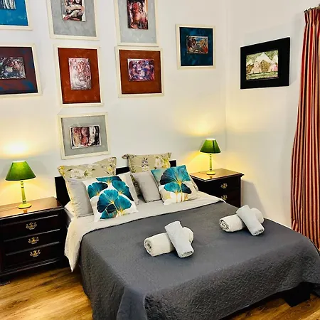 Xl Huge Art-filled Homes In Area, Walk To Sliema, St Julian's Gzira
