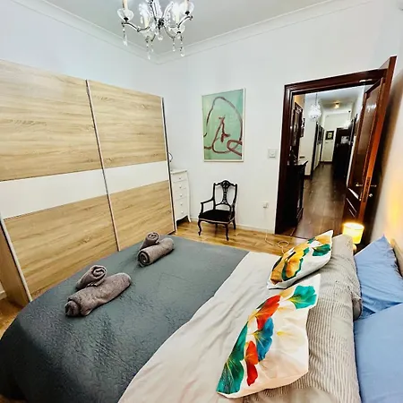 Xl Huge Art-filled Homes In Area, Walk To Sliema, St Julian's *